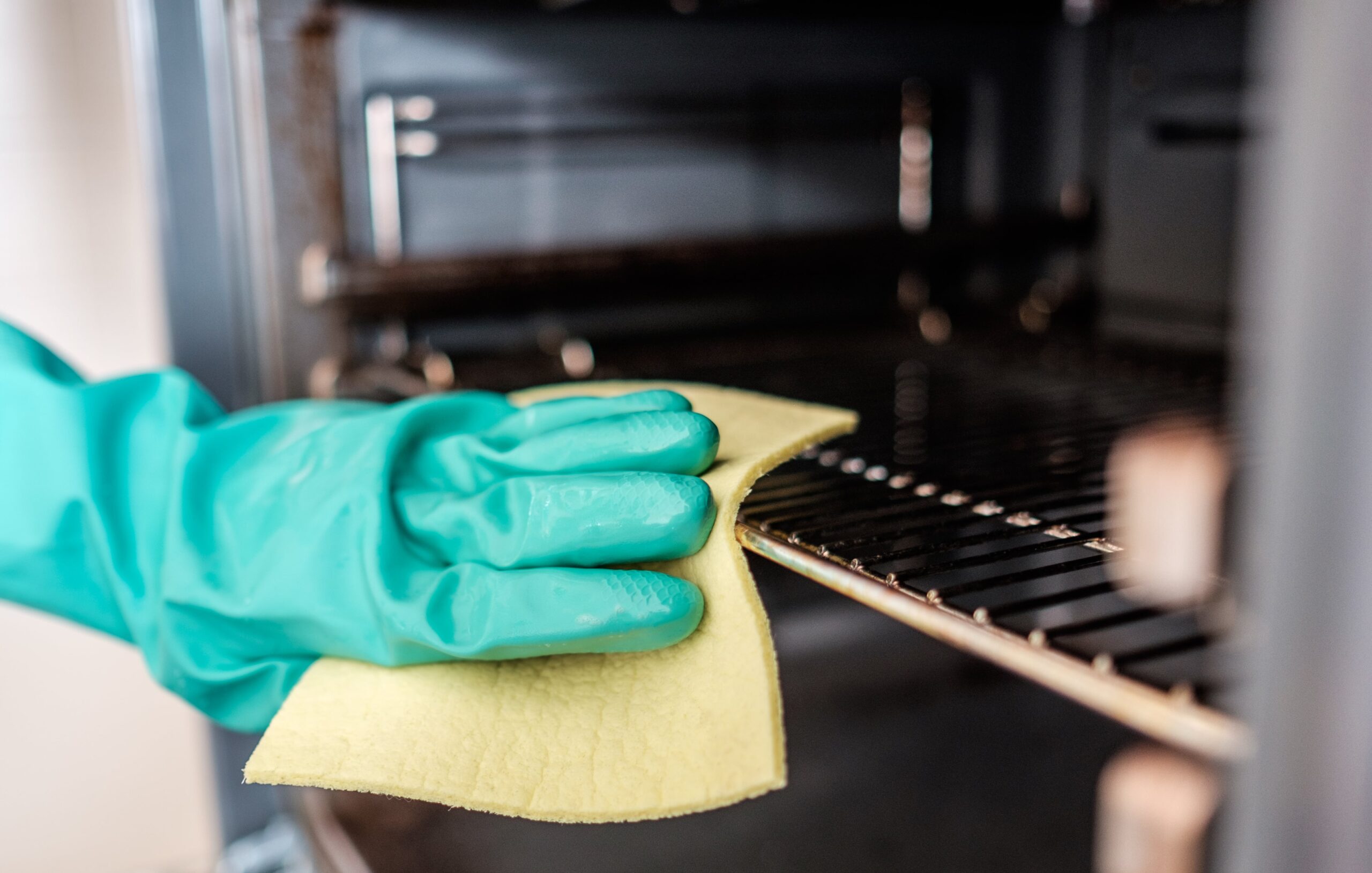 Oven schoonmaken: 6 beste tips